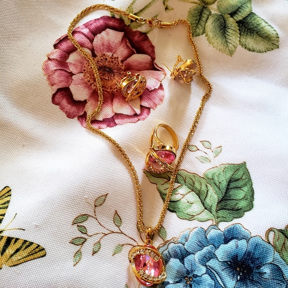 Fashion  Gold  crystal necklace, earrings and ring - Picture 1 of 3